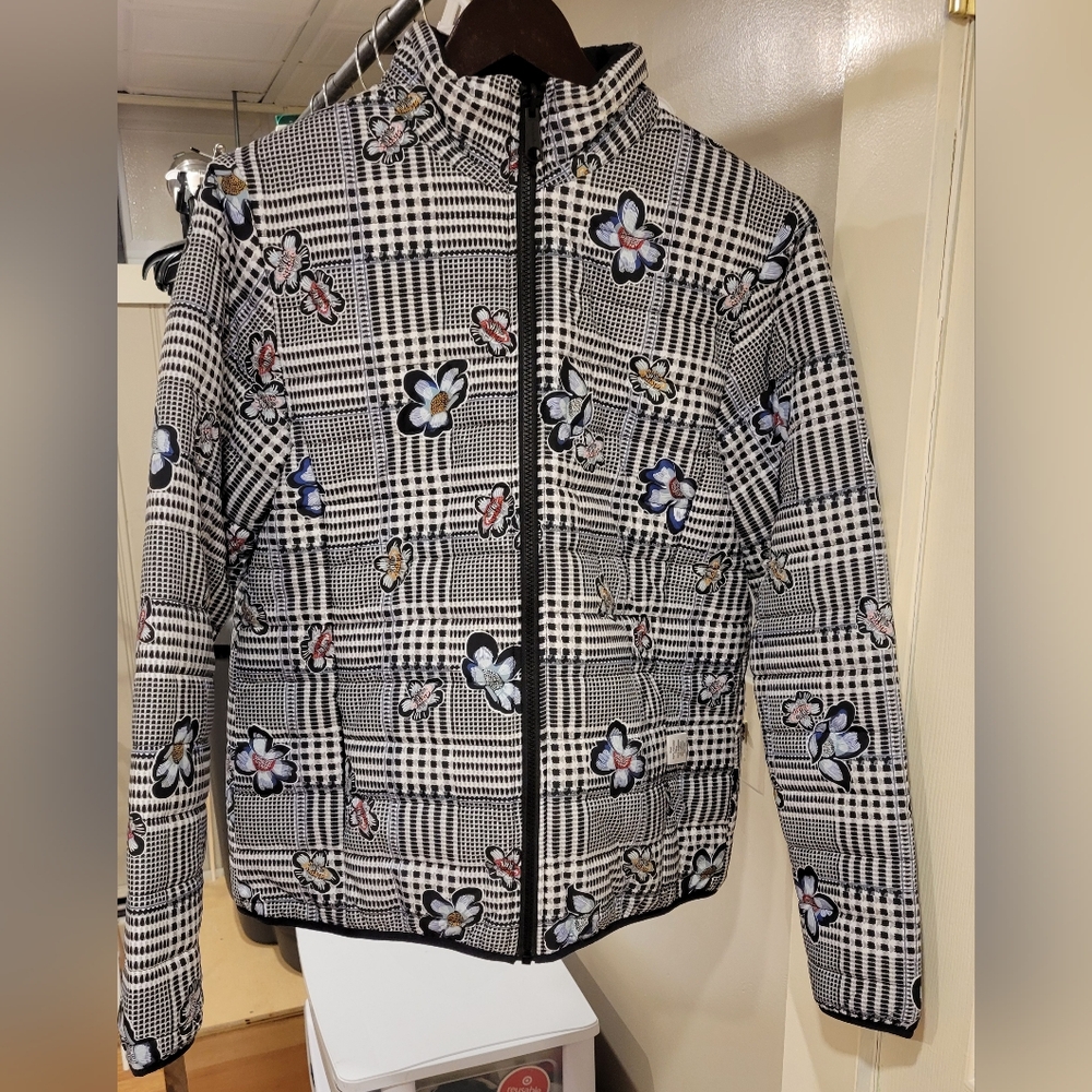 Nwot Vera Bradley Black and White Floral Puffer Jacket